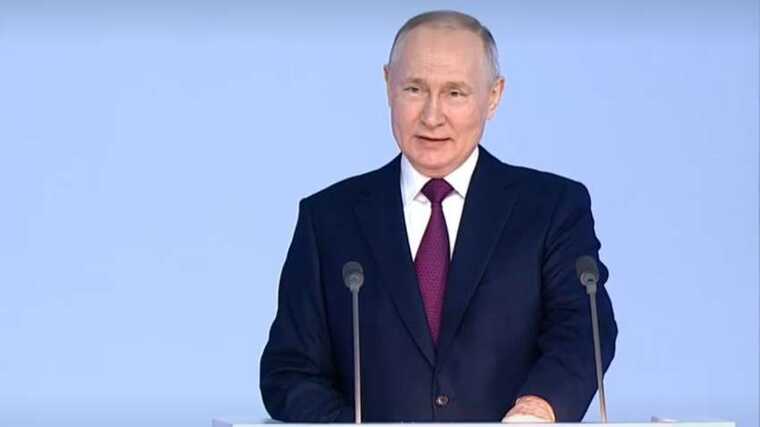 Путин ошибся при произнесении имени композитора на церемонии награждения, но Кремль исправил запись