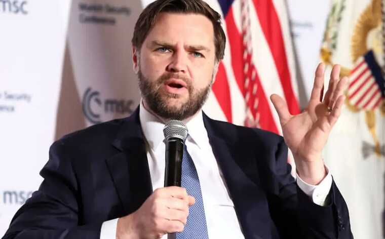 Вэнс отметил, что Москва требует невозможного на переговорах по Украине