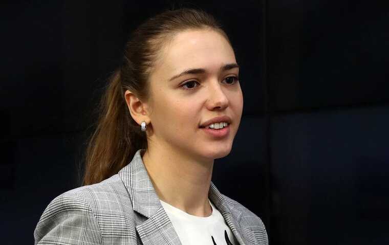 Силовики нагрянули к экс-главе Росмолодежи и фаворитке московского чиновника Ксении Разуваевой