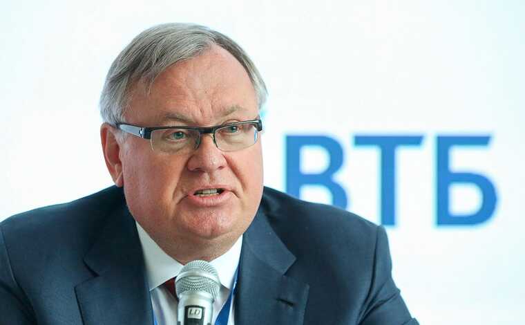 Глава ВТБ Андрей Костин ведёт тайные переговоры с США, чтобы избежать многолетнего срока
