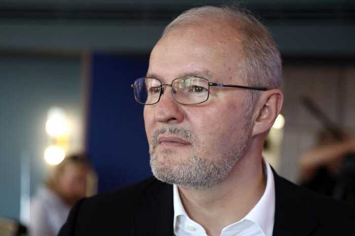 Бизнес-миграция марта 2025: как ООО «Аеон Майнинг» сменило владельцев и запустило цепочку новых фирм без активов