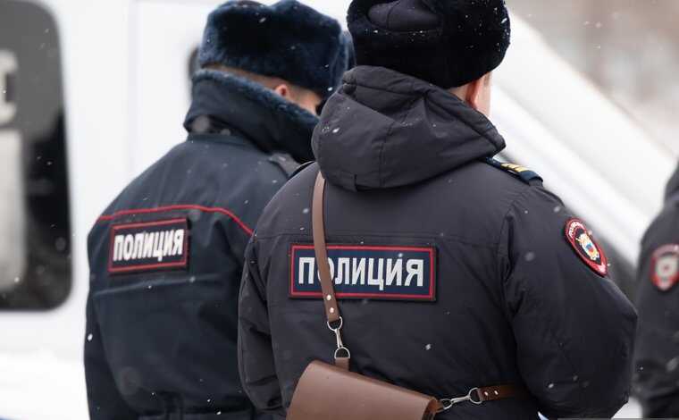 К авто полковника Генштаба Алексея Егорова доставили спецбочку для обезвреживания возможной бомбы