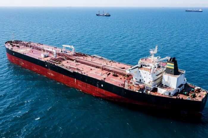 Подсанкционные танкеры продолжают поставки российской нефти в Индию