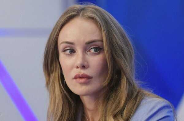 Подруга дочери Путина Наталья Попова вышла говорить об импортозамещении в кроссовках за 65 тысяч рублей