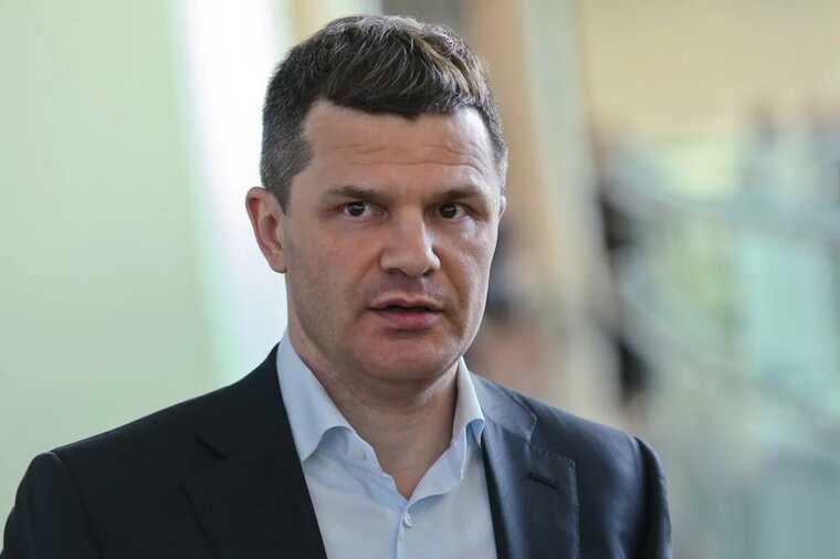 Миллиардер Дмитрий Каменщик продал яхту Flying Fox за 450 миллионов долларов принцу из Эмиратов