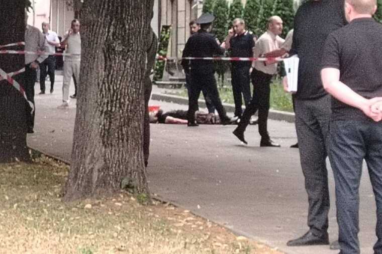 В Нальчике совершено нападение на сотрудников ДПС с применением ножей