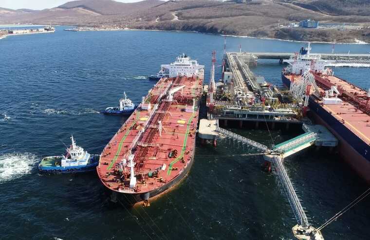 Россия временно остановила загрузку иностранных танкеров в черноморских портах