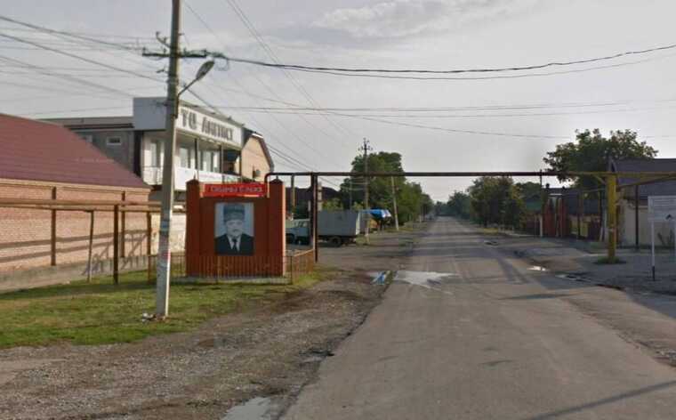 В Чечне задержали подростка за повреждение портрета Ахмата Кадырова