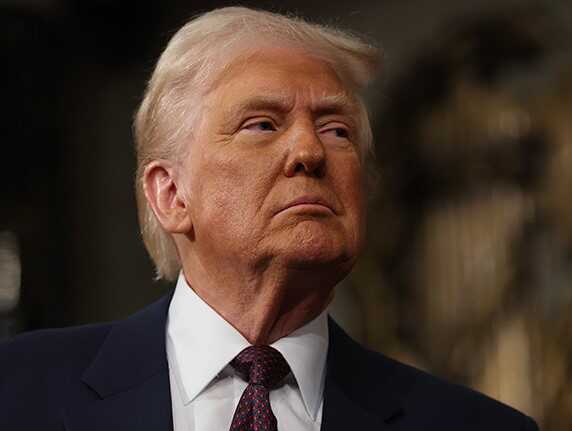 Трамп угрожает Индии ростом тарифов из-за закупок и перепродажи российской нефти