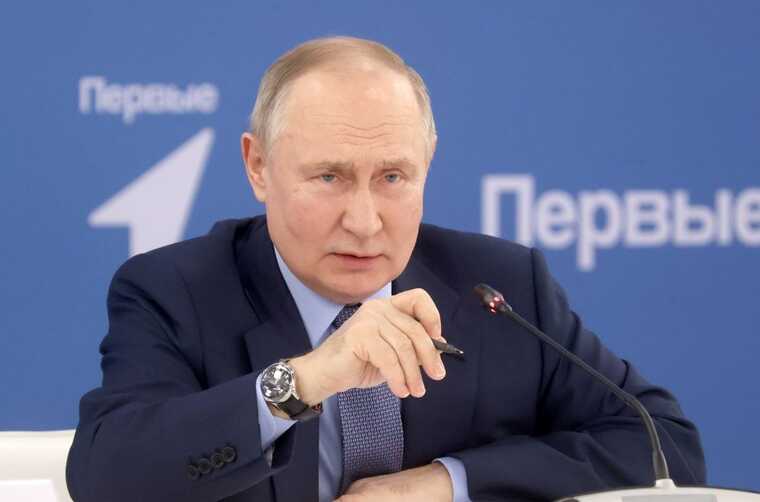 Российский президент также выдвинул требования о защите русских православных церквей