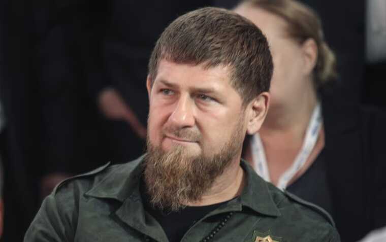 Глава Чечни осудил инициативу о наказании за публичную молитву