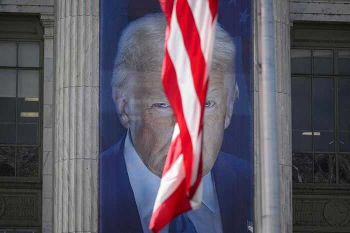 После тайного разговора с Путиным Трамп меняет политику США по Украине и прекращает давление на Москву