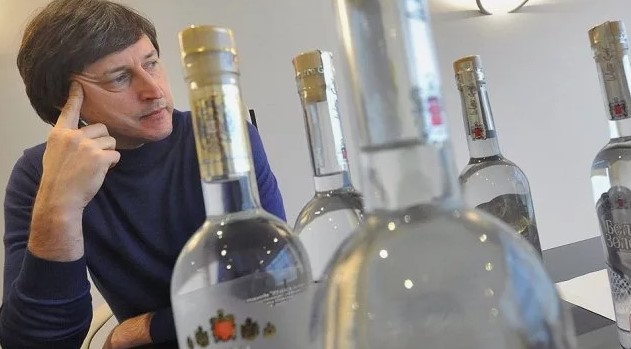 Водка, Уйба, экстремисты: как их объединил Сыктывкарский ЛВЗ? Водка, Уйба, экстремисты: как их объединил Сыктывкарский ЛВЗ?
